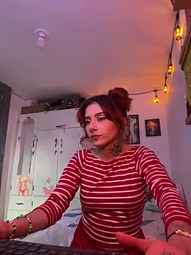 Snapshot of LiliJones_ chatting on 02.18.25 LiliJones online show from 02.18.25