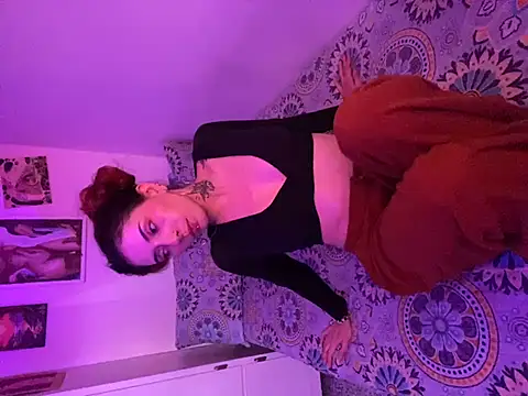 Snapshot of LiliJones_ chatting on 03.15.25 LiliJones online show from 03.15.25