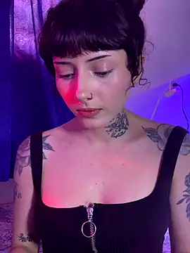 Snapshot of LiliJones_ chatting on 10.07.25 LiliJones online show from 10.07.25