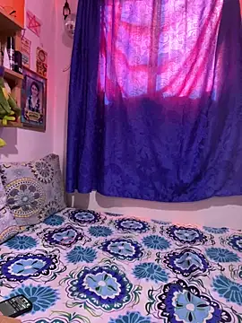 Snapshot of LiliJones_ chatting on 11.07.25 LiliJones online show from 11.07.25