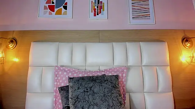 Dollar-girl online show from 01.22.25