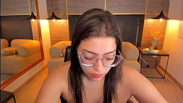 Snapshot of Dollar-girl chatting on 04.19.26 Dollar-girl online show from 04.19.26