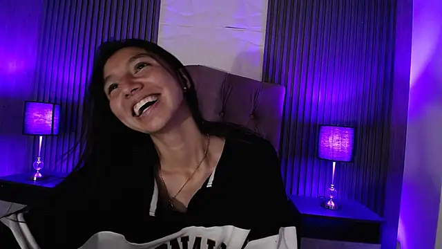 Snapshot of kendall_saenz chatting on 01.30.25 kendall saenz online show from 01.30.25