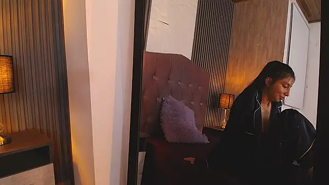 Snapshot of kendall_saenz chatting on 02.20.25 kendall saenz online show from 02.20.25