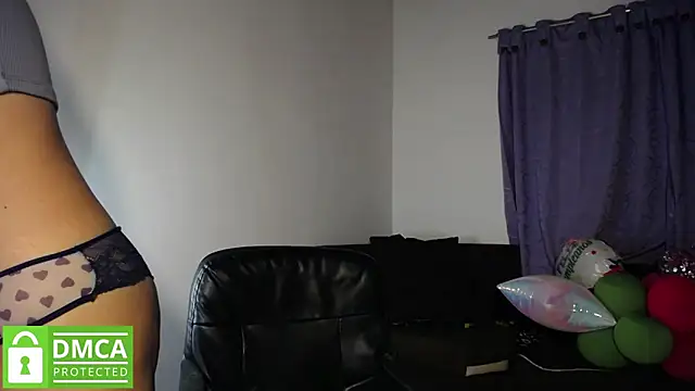 Snapshot of Mr_MrsCurie chatting on 11.11.25 Mr MrsCurie online show from 11.11.25