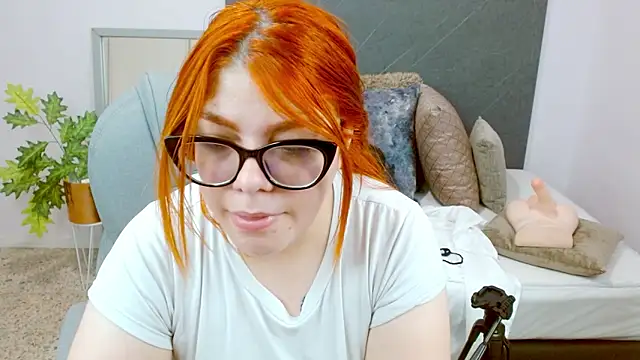 Snapshot of lucie_nicolls chatting on 12.09.24 lucie nicolls online show from 12.09.24