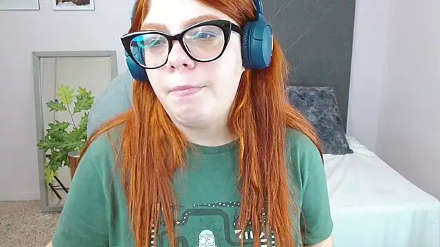 Snapshot of lucie_nicolls chatting on 01.10.25 lucie nicolls online show from 01.10.25