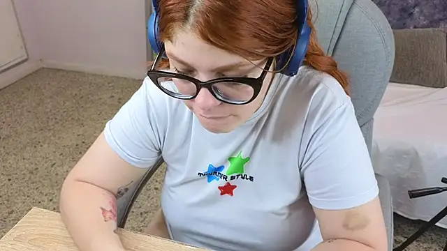 Snapshot of lucie_nicolls chatting on 01.14.25 lucie nicolls online show from 01.14.25