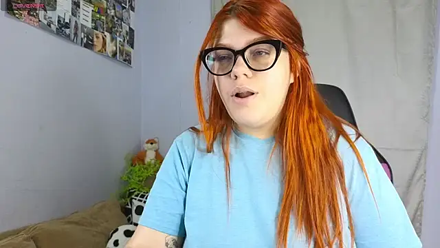 Snapshot of lucie_nicolls chatting on 02.21.25 lucie nicolls online show from 02.21.25