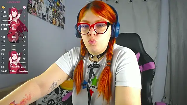 Snapshot of lucie_nicolls chatting on 03.07.25 lucie nicolls online show from 03.07.25