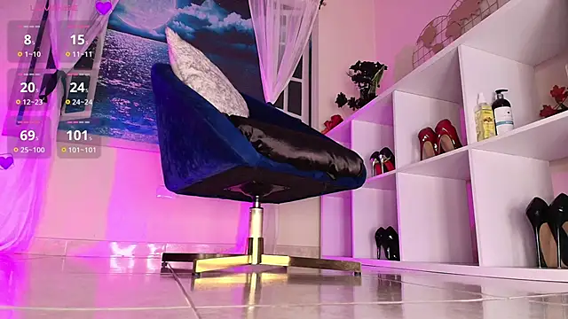 Snapshot of Itzeldreams chatting on 03.07.25 Itzeldreams online show from 03.07.25