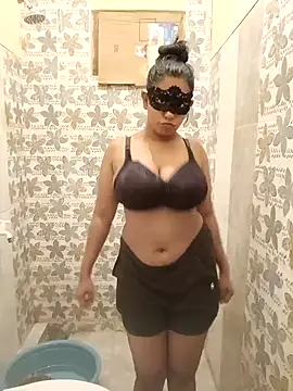 Snapshot of OneDisplay chatting on 12.08.24 OneDisplay online show from 12.08.24