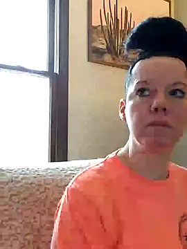 Snapshot of SidneyRaee chatting on 01.10.25 SidneyRaee online show from 01.10.25