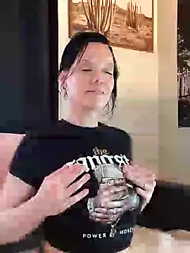 Snapshot of SidneyRaee chatting on 02.11.25 SidneyRaee online show from 02.11.25