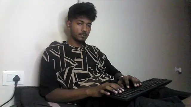 Snapshot of just_fucks chatting on 10.13.25 just fucks online show from 10.13.25