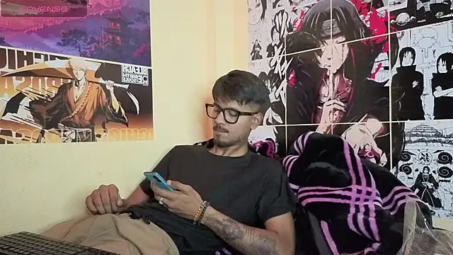 Snapshot of just_fucks chatting on 04.13.26 just fucks online show from 04.13.26