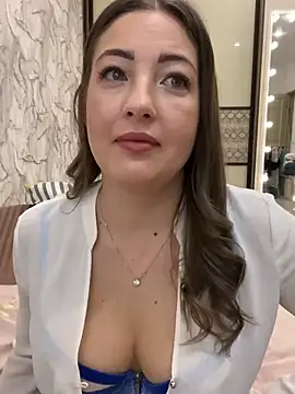 Snapshot of AnnaBri chatting on 01.23.25 AnnaBri online show from 01.23.25