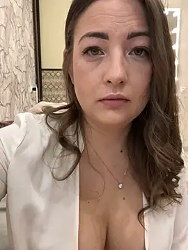 Snapshot of AnnaBri chatting on 01.28.25 AnnaBri online show from 01.28.25