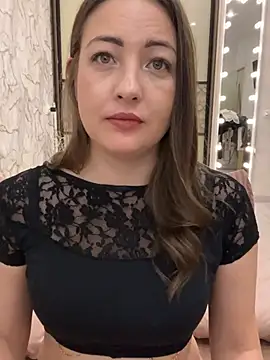 Snapshot of AnnaBri chatting on 02.10.25 AnnaBri online show from 02.10.25