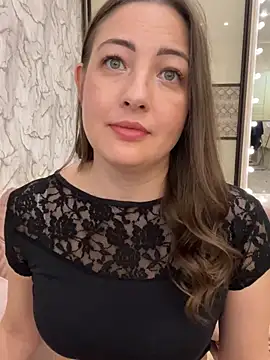 Snapshot of AnnaBri chatting on 03.12.25 AnnaBri online show from 03.12.25