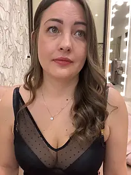 Snapshot of AnnaBri chatting on 03.18.25 AnnaBri online show from 03.18.25