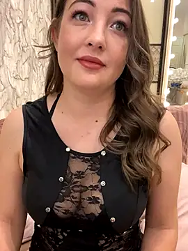 Snapshot of AnnaBri chatting on 09.09.25 AnnaBri online show from 09.09.25