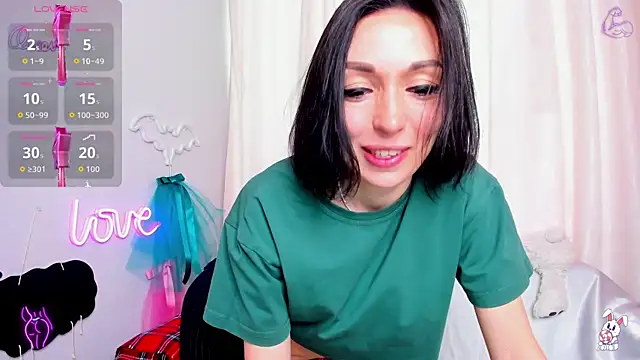Snapshot of jessica_tiny chatting on 06.08.26 jessica tiny online show from 06.08.26