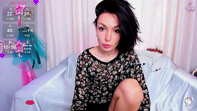 Snapshot of jessica_tiny chatting on 06.23.26 jessica tiny online show from 06.23.26