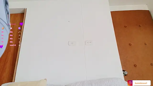 Snapshot of karen_brave chatting on 09.28.25 karen brave online show from 09.28.25