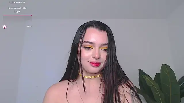 sophialorens s online show from 01.04.25