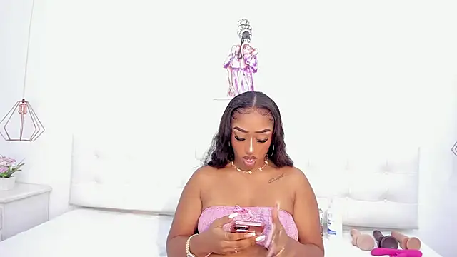 Snapshot of samanta_joness chatting on 12.04.24 samanta joness online show from 12.04.24