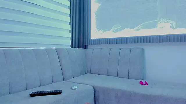 Snapshot of Apolo_Bianco_ chatting on 10.18.25 Apolo Bianco online show from 10.18.25