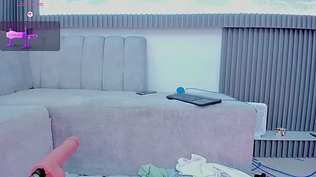 Snapshot of Apolo_Bianco_ chatting on 11.05.25 Apolo Bianco online show from 11.05.25