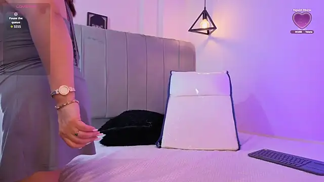 lady nylon  online show from 03.29.26