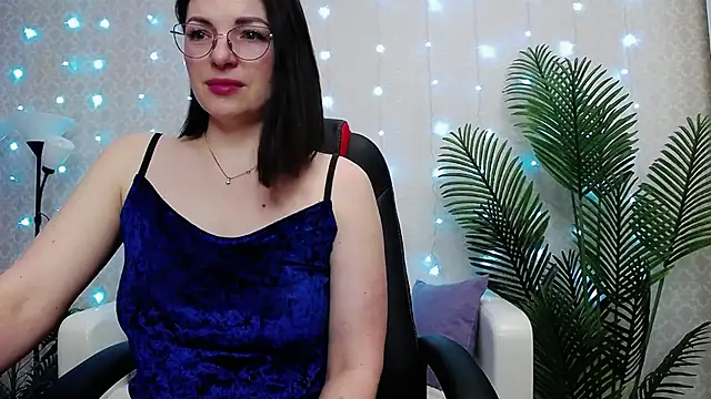 Camelia Lillie online show from 03.17.26