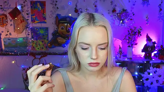 Snapshot of ImBonBon chatting on 12.10.24 ImBonBon online show from 12.10.24