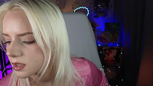 Snapshot of ImBonBon chatting on 11.11.25 ImBonBon online show from 11.11.25