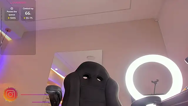 Snapshot of VioletaAbel chatting on 03.04.25 VioletaAbel online show from 03.04.25