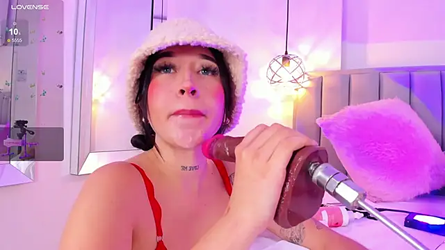 Snapshot of EriKlein chatting on 01.30.25 EriKlein online show from 01.30.25