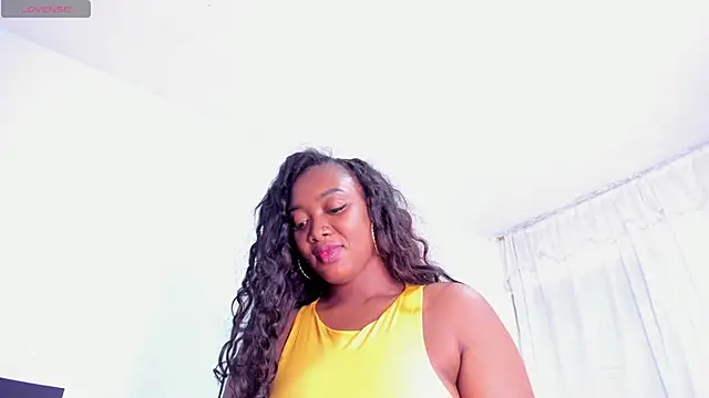 RoxannaBlanche online show from 02.06.25