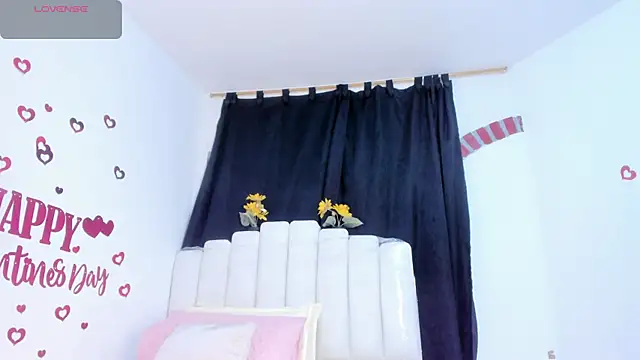 RoxannaBlanche online show from 02.13.26