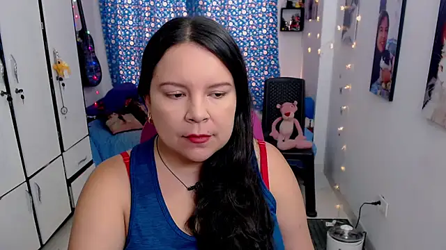 Snapshot of claryssa_ chatting on 10.10.25 claryssa online show from 10.10.25