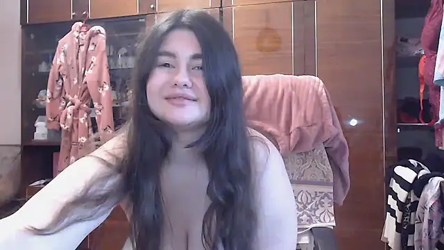 Snapshot of HappyLoved999 chatting on 02.02.25 HappyLoved999 online show from 02.02.25