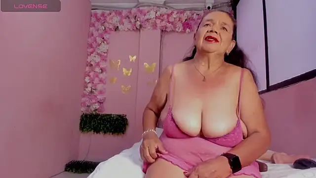 Snapshot of grandmother_milf chatting on 05.05.26 grandmother milf online show from 05.05.26