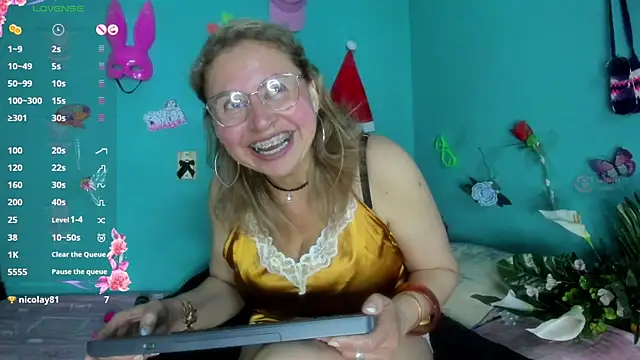 SheraHadee online show from 12.18.25