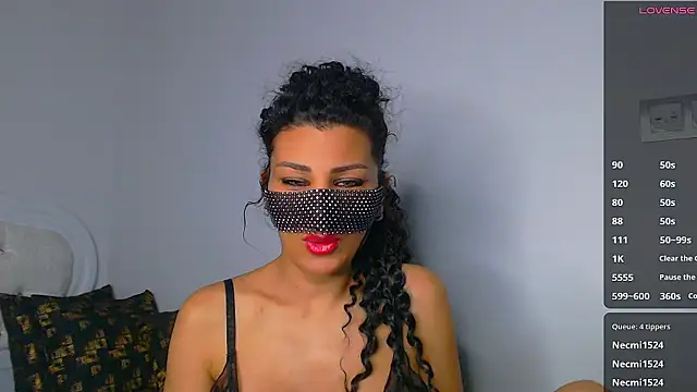 Turkish Latina online show from 12.17.24