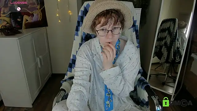 Snapshot of Melissa_Wells chatting on 11.07.25 Melissa Wells online show from 11.07.25