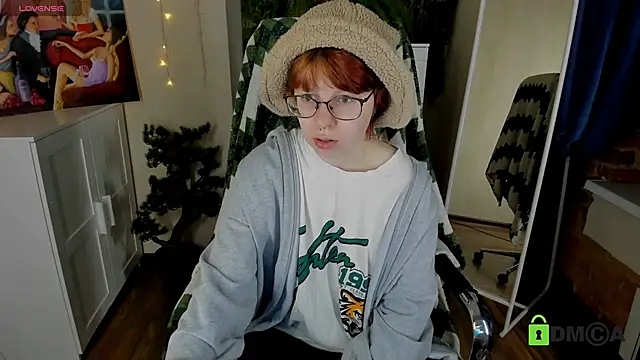 Snapshot of Melissa_Wells chatting on 11.25.25 Melissa Wells online show from 11.25.25