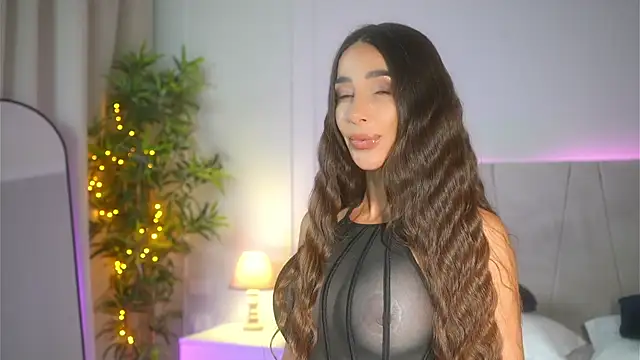Snapshot of Miriam_fox chatting on 07.19.26 Miriam fox online show from 07.19.26