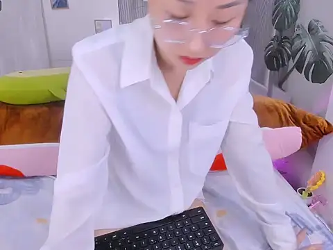 Ly   online show from 04.08.26